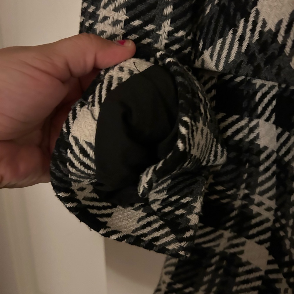 Elie Tahari medium blazer - Picture 5 of 7